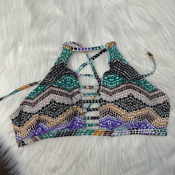 NWT Bar III High Neck Cutout Bikini Top size Large - Picture 8 of 8